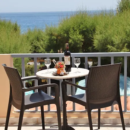 Santa Irene Apartahotel 2*